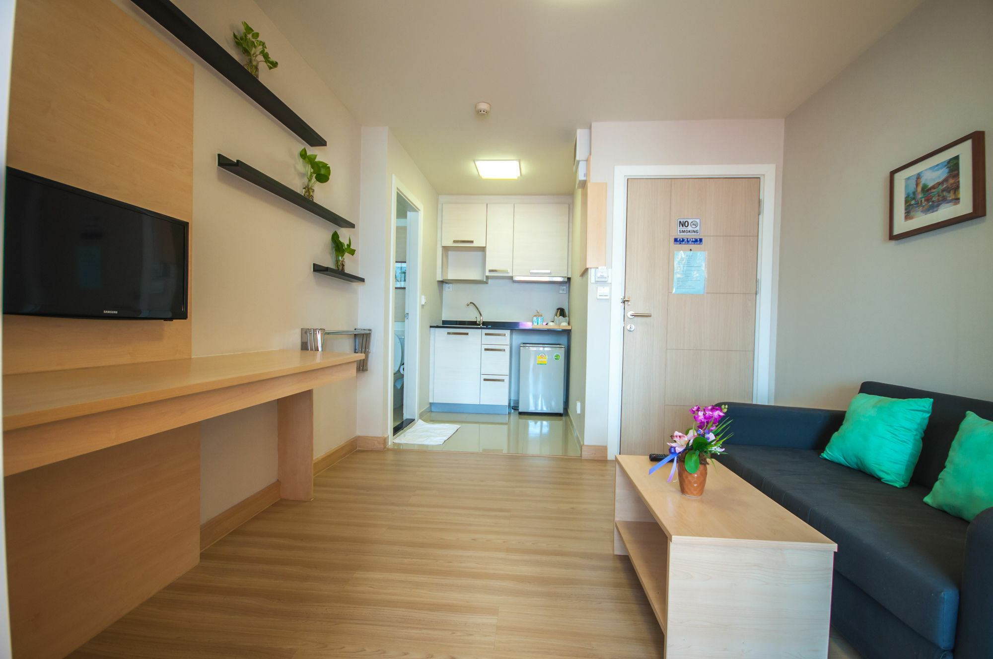 Implace Impact At M Sociaty Pak Kret Exterior foto