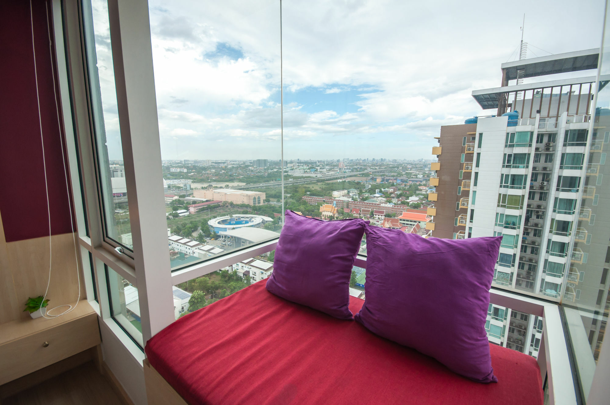 Implace Impact At M Sociaty Pak Kret Exterior foto