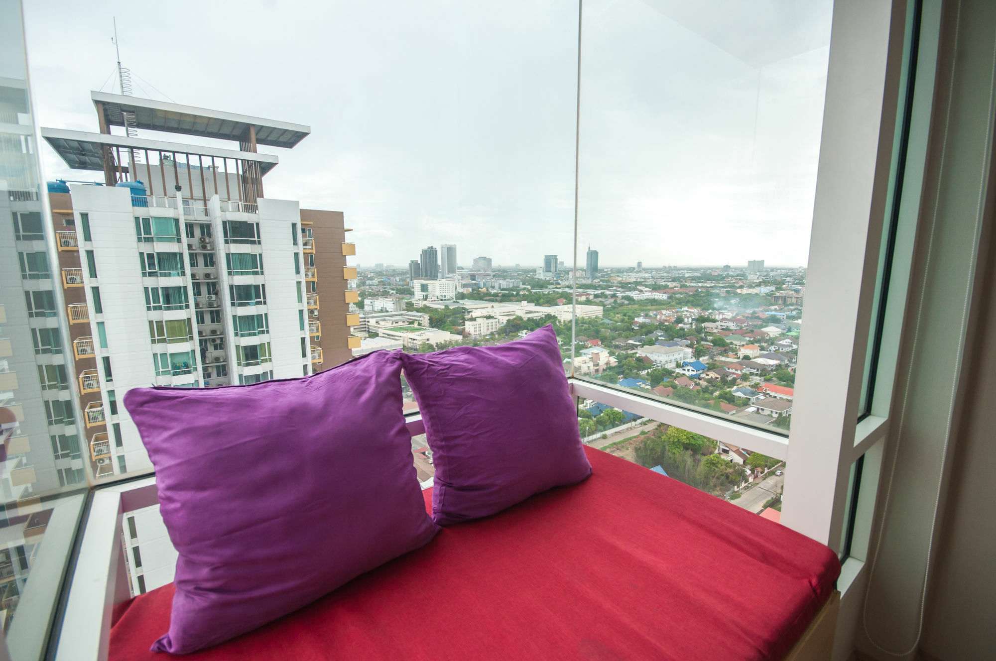 Implace Impact At M Sociaty Pak Kret Exterior foto