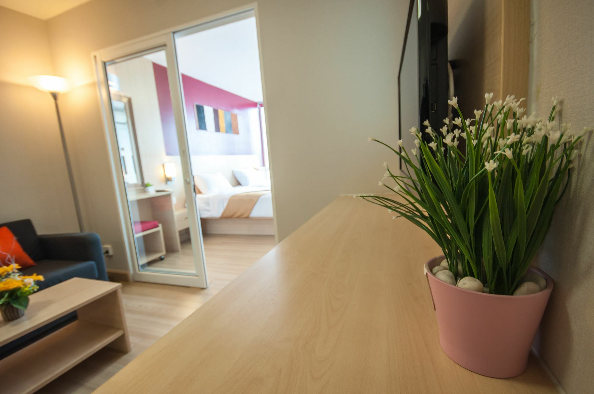 Implace Impact At M Sociaty Pak Kret Exterior foto